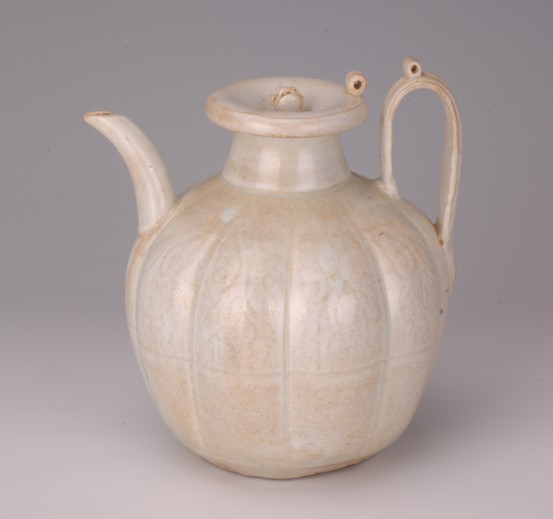 瓜棱形瓷壶（宋代） 