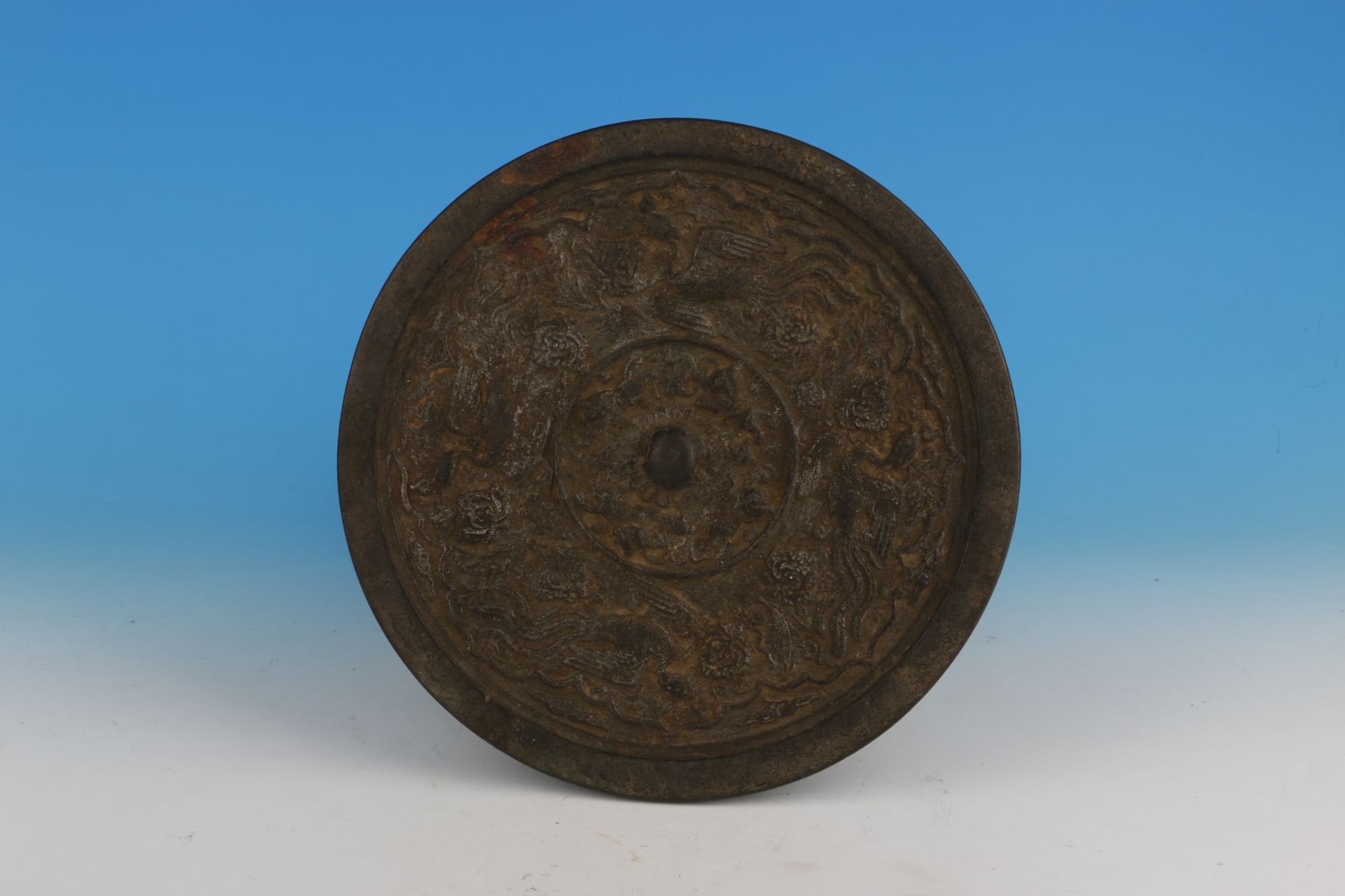 宋四凤穿花铜镜