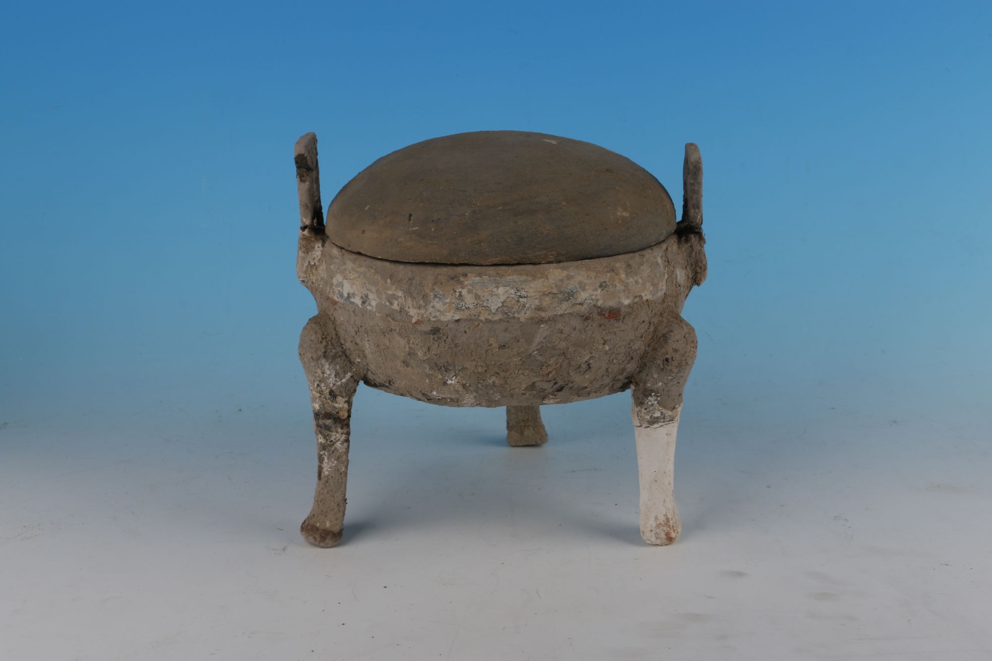 战国时代深腹带盖陶鼎