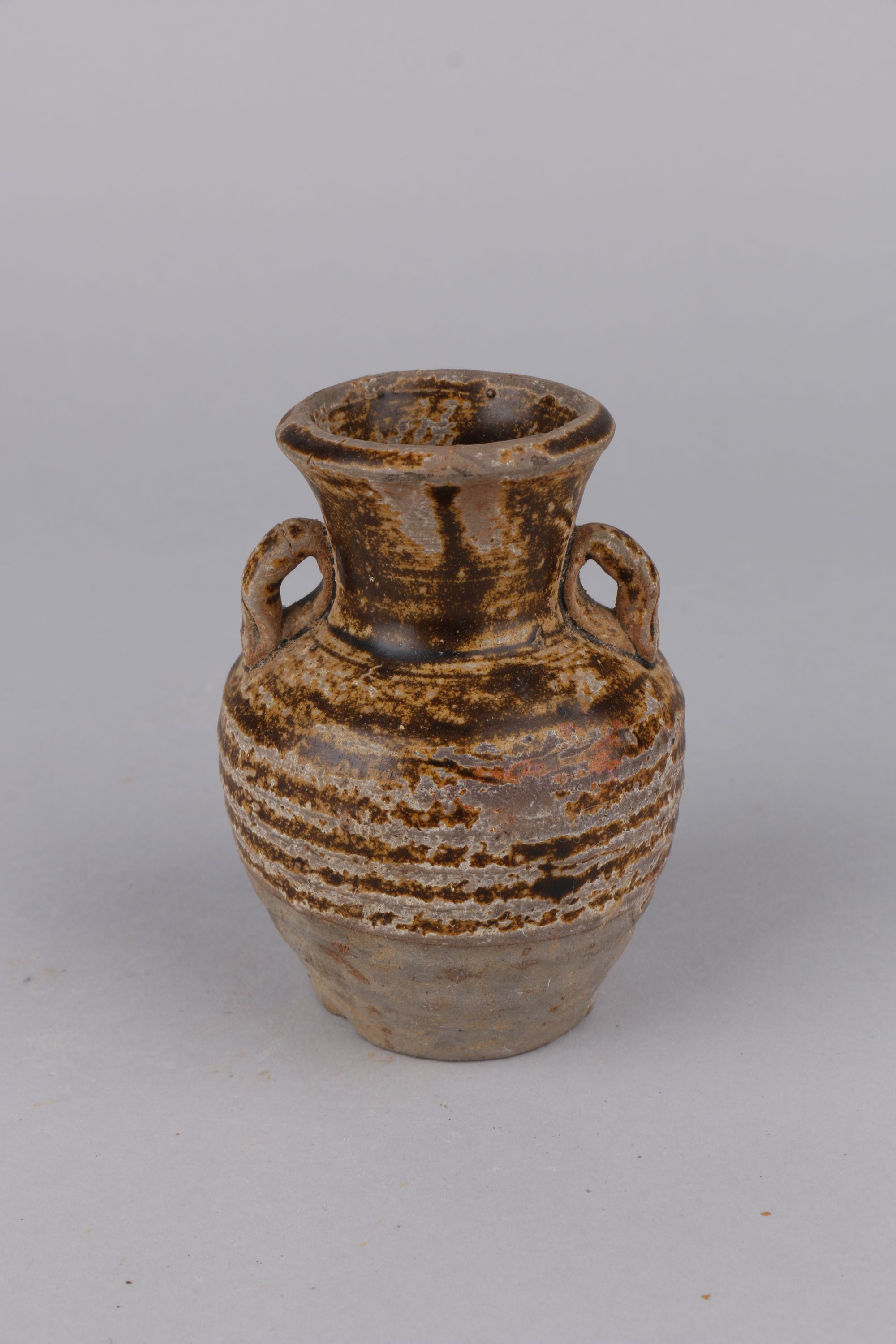 宋双系褐釉陶罐